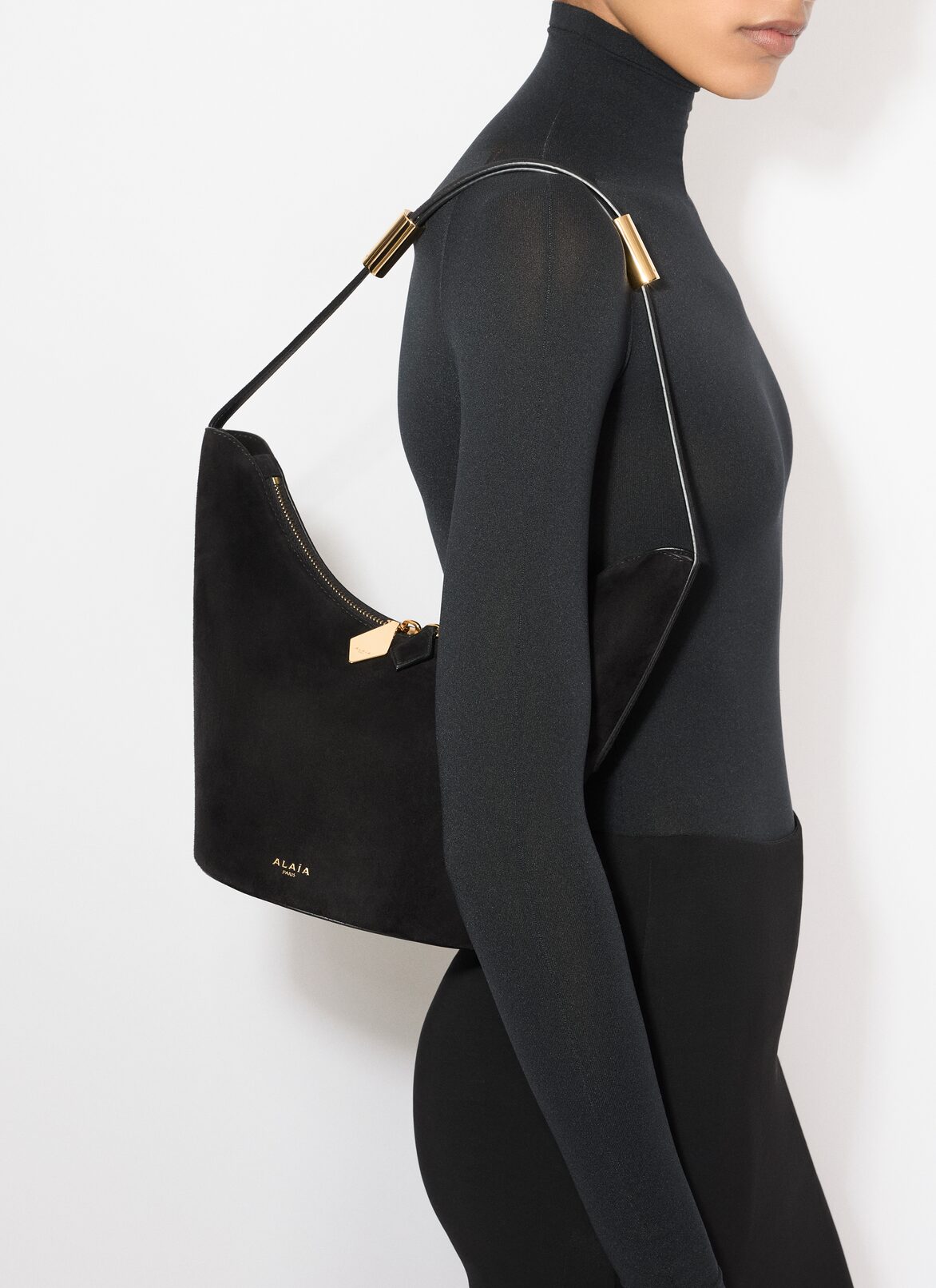 BORSA SHAPE PICCOLA IN PELLE DI CAPRA SCAMOSCIATA E PELLE DI VITELLO ALAÏA BORSA SHAPE PICCOLA IN PELLE DI CAPRA SCAMOSCIATA E PELLE DI VITELLO NERO